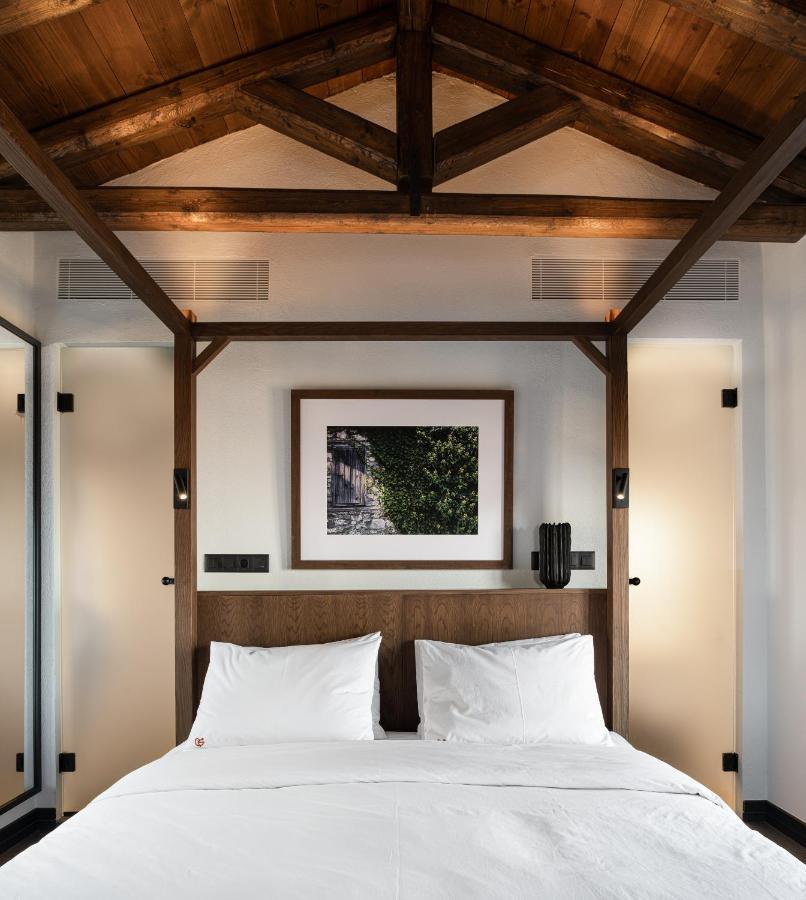 Unedo All Seasons Boutique Hotel ปาเลออส ปานเตเลมอน ภายนอก รูปภาพ