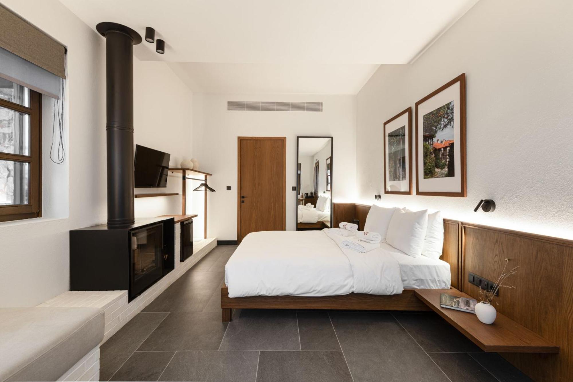 Unedo All Seasons Boutique Hotel ปาเลออส ปานเตเลมอน ภายนอก รูปภาพ