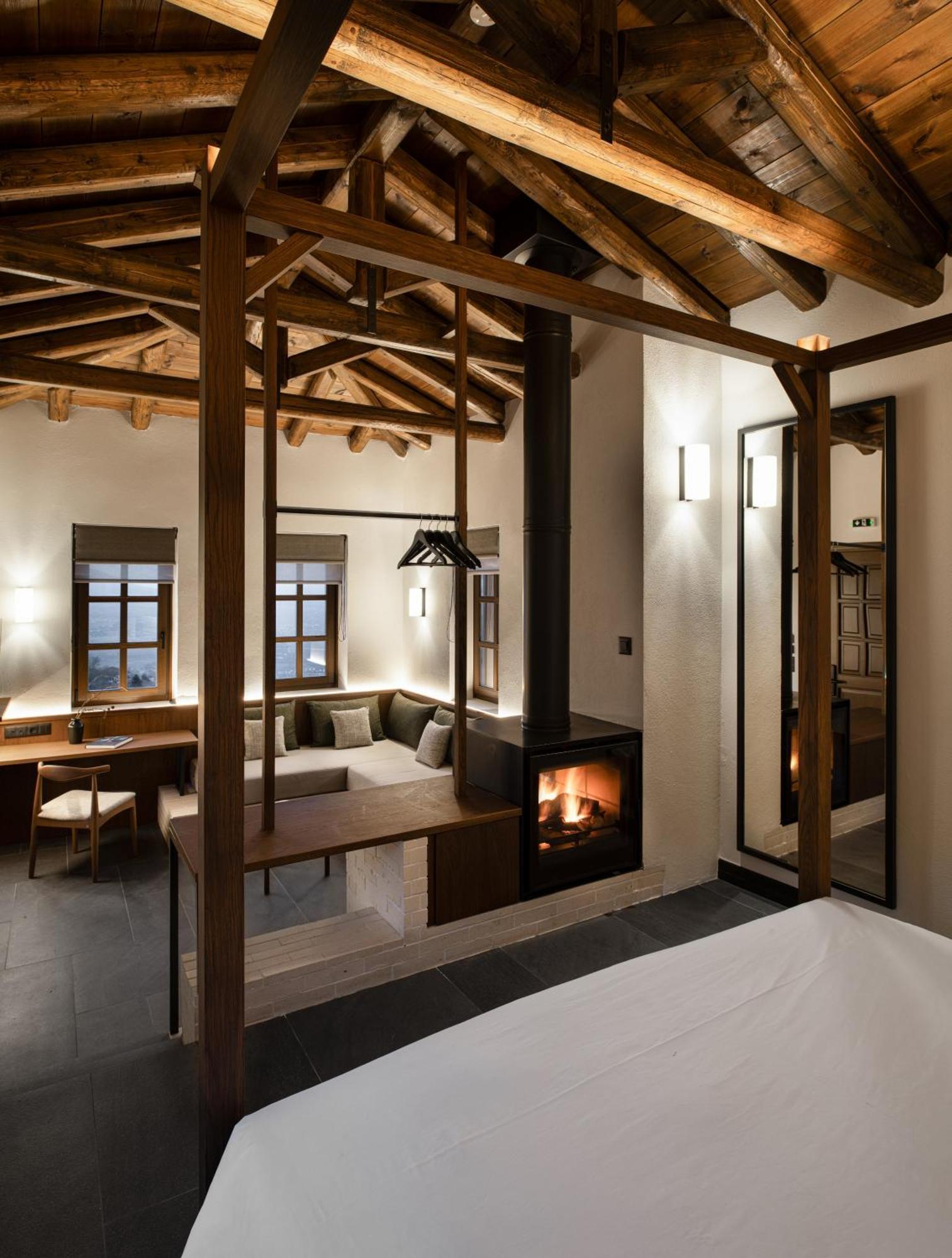 Unedo All Seasons Boutique Hotel ปาเลออส ปานเตเลมอน ภายนอก รูปภาพ
