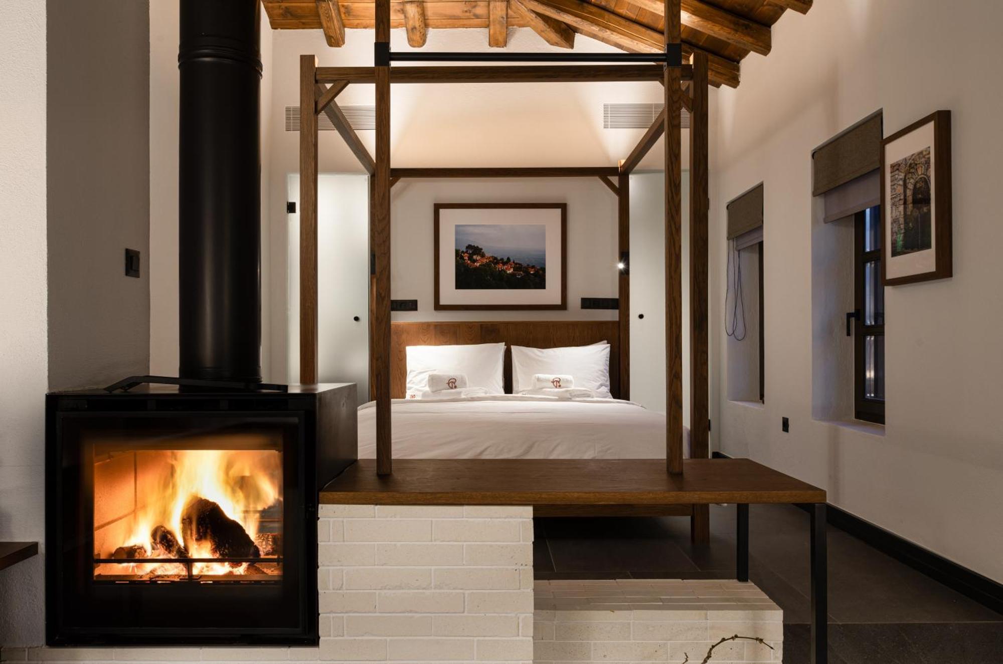 Unedo All Seasons Boutique Hotel ปาเลออส ปานเตเลมอน ภายนอก รูปภาพ