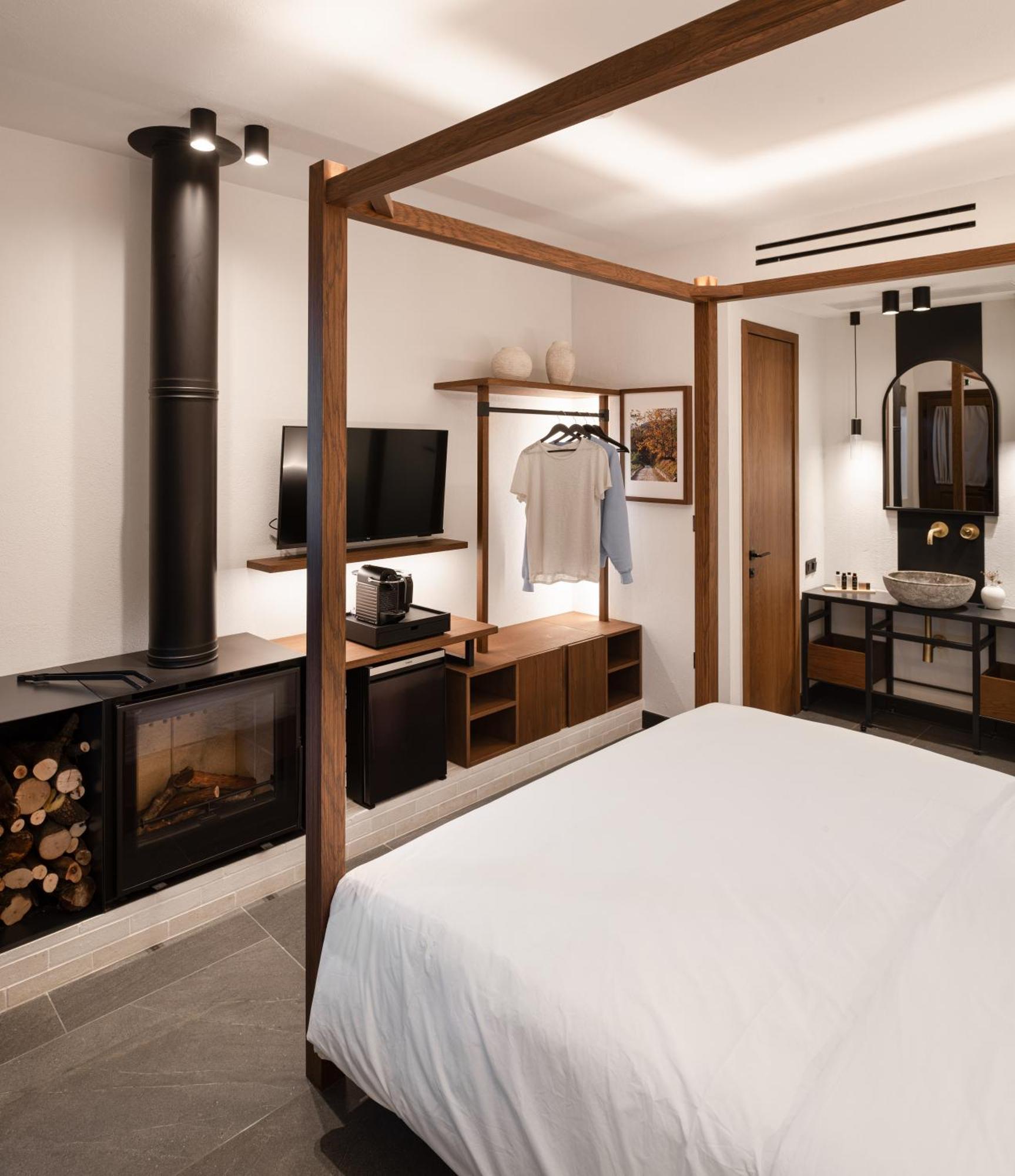 Unedo All Seasons Boutique Hotel ปาเลออส ปานเตเลมอน ภายนอก รูปภาพ