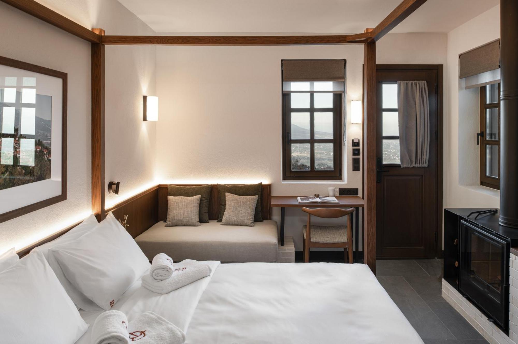 Unedo All Seasons Boutique Hotel ปาเลออส ปานเตเลมอน ภายนอก รูปภาพ