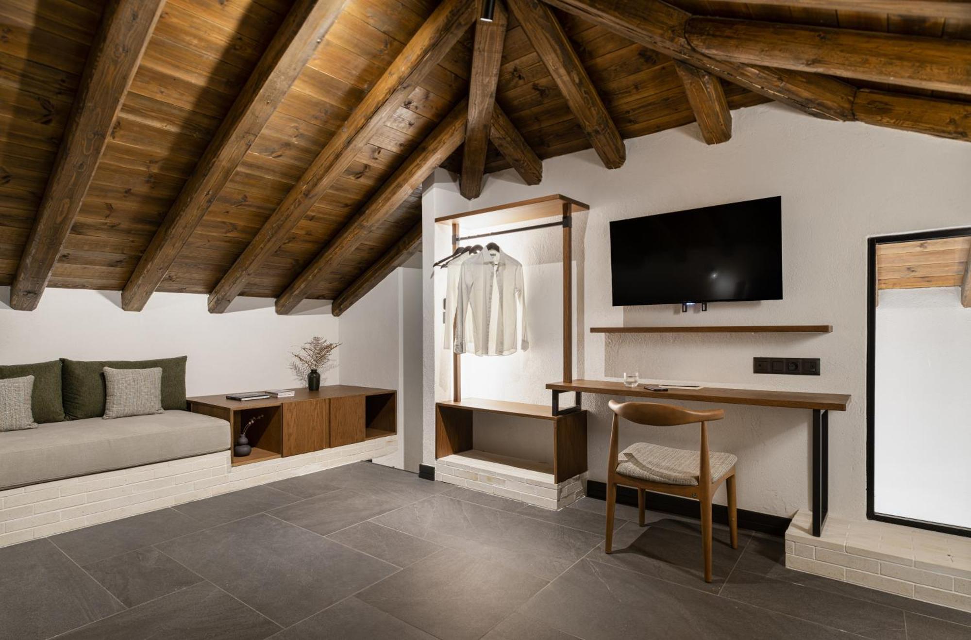 Unedo All Seasons Boutique Hotel ปาเลออส ปานเตเลมอน ภายนอก รูปภาพ