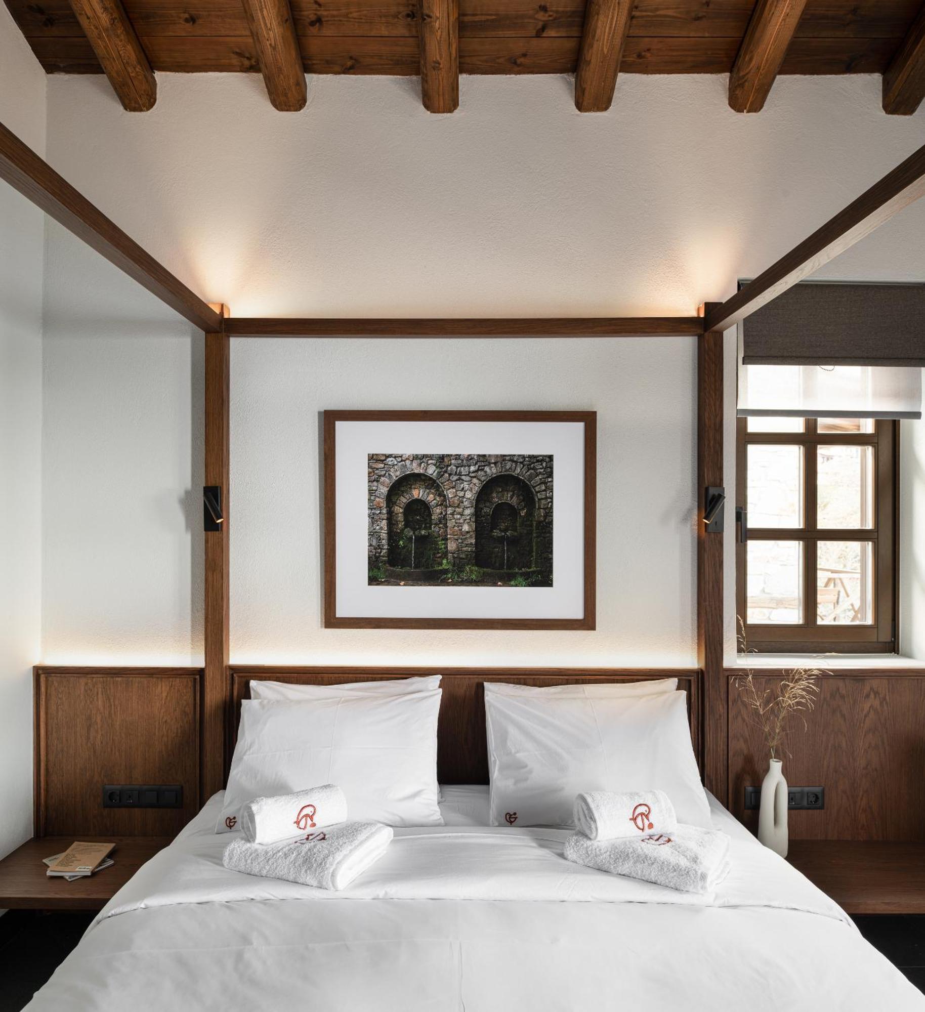 Unedo All Seasons Boutique Hotel ปาเลออส ปานเตเลมอน ภายนอก รูปภาพ